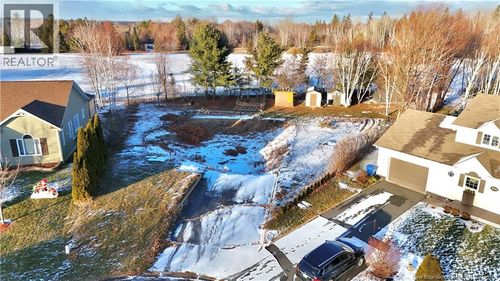 980 Westmount Crt, Bathurst, NB, E2A4V9 | Card Image