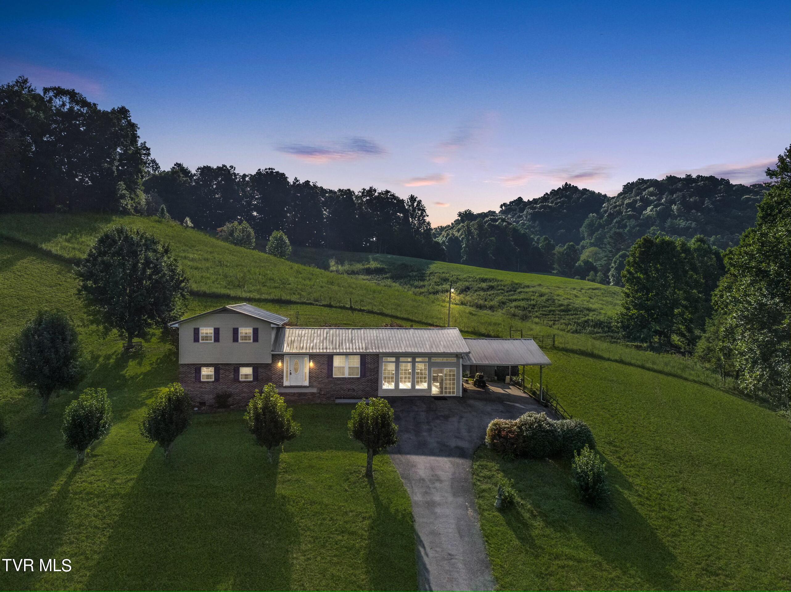 Townson Rd, Roan Mountain, TN 37687
