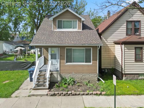 74 Pine St, River Rouge, MI, 48218-1674 | Card Image