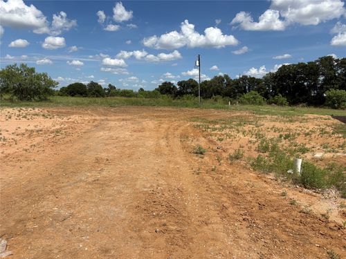 637 Clear Creek Ct, Clyde, TX, 79510-4060 | Card Image
