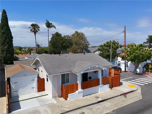 4037 E 7th St, Long Beach, CA, 90804-4418 | Card Image