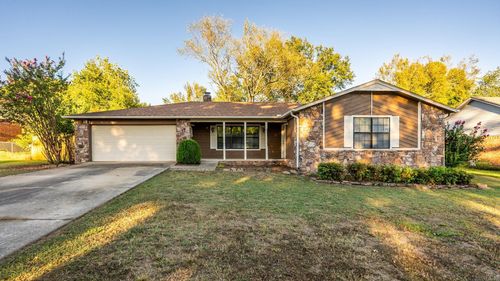 37 Kensington Dr, Conway, AR, 72034-7227 | Card Image