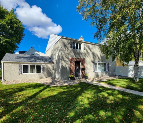 920 Minnesota Ave Sw, Willmar, MN, 56201-3187 | Card Image