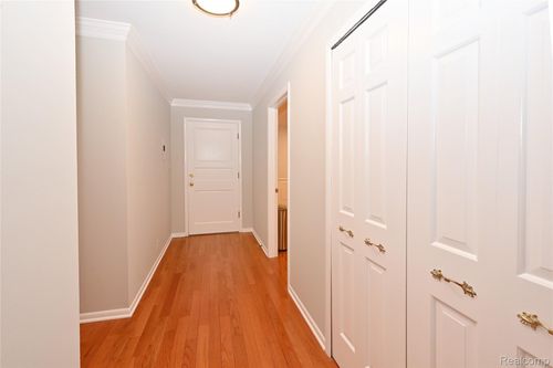 unit-38-40740 Woodward Ave, Bloomfield Hills, MI, 48304-5112 | Card Image