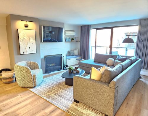 307-4280 Mountain Sq, Whistler, BC, V8E1B9 | Card Image