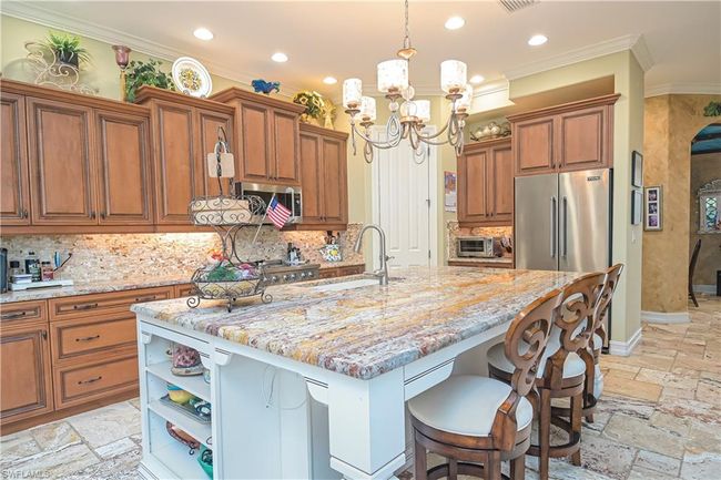 8106 Felisa Ct, House other with 3 bedrooms, 4 bathrooms and 2 parking in FORT MYERS FL | Image 8