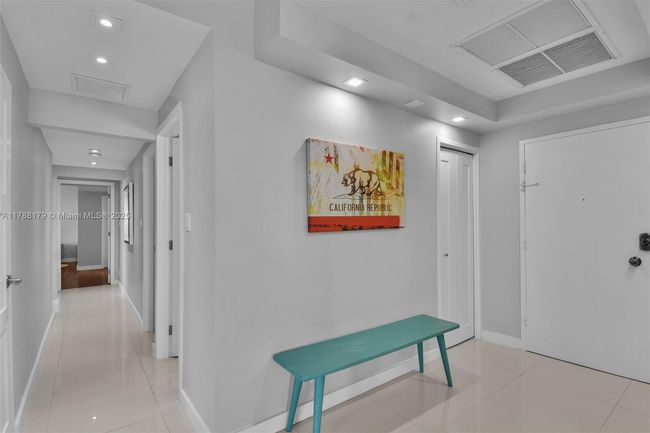 PHH - 9225 Collins Ave, Condo with 3 bedrooms, 3 bathrooms and null parking in Surfside FL | Image 21