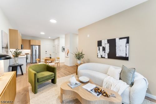 apt-626-431 Main St, East Orange, NJ, 07018-3650 | Card Image