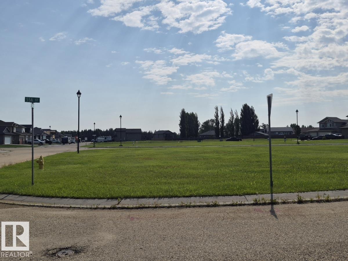 Land in Tofield 3