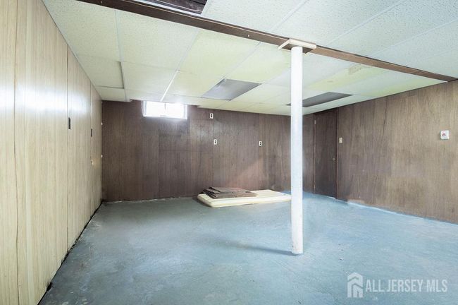 7 Walnut St, House other with 5 bedrooms, 2 bathrooms and null parking in Edison NJ | Image 26