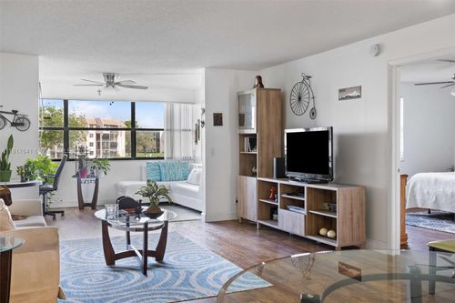 apt-203-10207 Sunrise Lakes Blvd, Sunrise, FL, 33322-2021 | Card Image