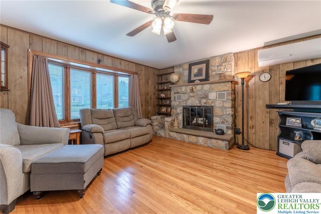 Living Room | Image 16