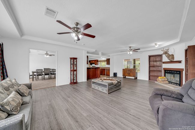 6 River Bluff Dr, House other with 4 bedrooms, 3 bathrooms and null parking in Lytle TX | Image 9