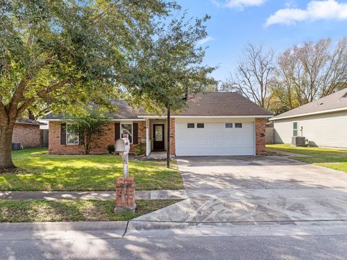 2208 Gontier Dr, Bay City, TX, 77414-8515 | Card Image