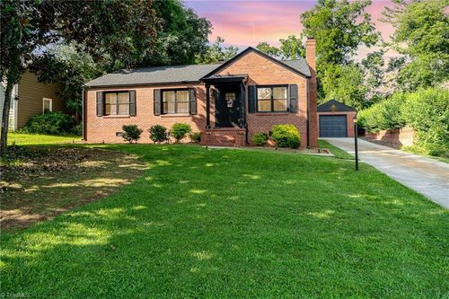 3210 Edgewater Dr, Greensboro, NC, 27403-1056 | Card Image