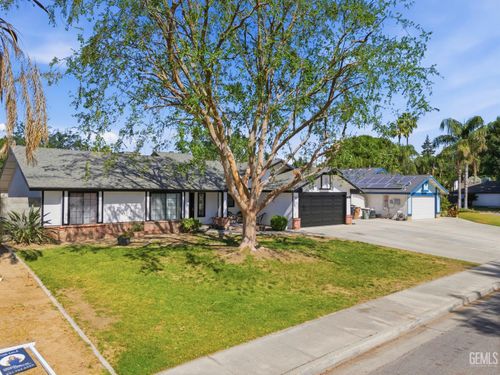 605 Jerlee St, Bakersfield, CA, 93314-3879 | Card Image