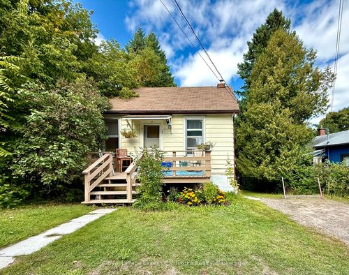 4 Duncan St E, Huntsville, ON, P1H1V9 | Card Image