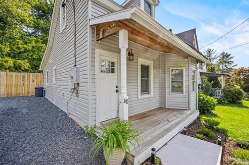 68 Silver Spring Rd, New Windsor, NY, 12553-7124 | Card Image