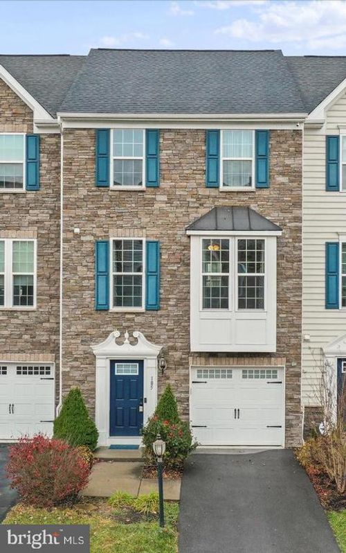 105 Chamomile Ct, LAKE FREDERICK, VA, 22630-1904 | Card Image