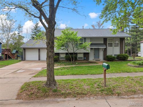 1627 Prestonpark Ln, Saint Louis, MO, 63146-4757 | Card Image