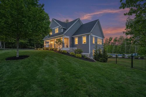 12 Long Hill Rd, Stratham, NH, 03885-2276 | Card Image