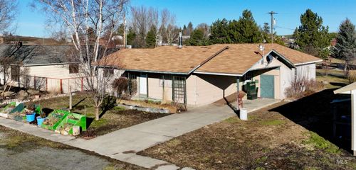 417 Maple St, Nezperce, ID, 83543 | Card Image