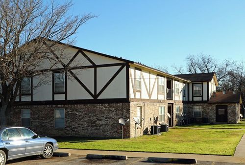 101 Pecan St, Grandview, TX, 76050-2194 | Card Image