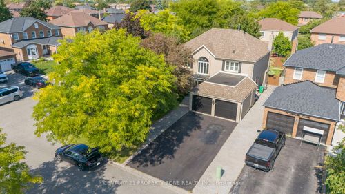 45 Nottingham Cres, Brampton, ON, L6S4G3 | Card Image
