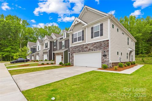 234 Quinn Rd, Matthews, NC, 28104-6323 | Card Image