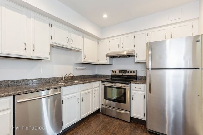 APT-108 - 800 Ridge Rd, Condo with 2 bedrooms, 1 bathrooms and null parking in Wilmette IL | Image 5