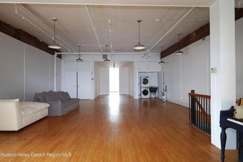 fl-3-314 Wall St, Kingston, NY, 12401-3820 | Card Image