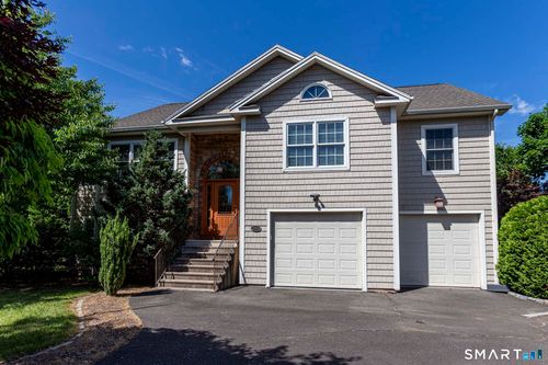 255 East Rd, Broad Brook, CT, 06016-9526 | Card Image