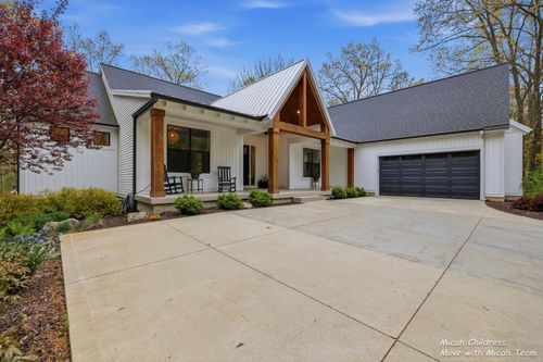8266 Squires Street Ne, Rockford, MI, 49341 | Card Image