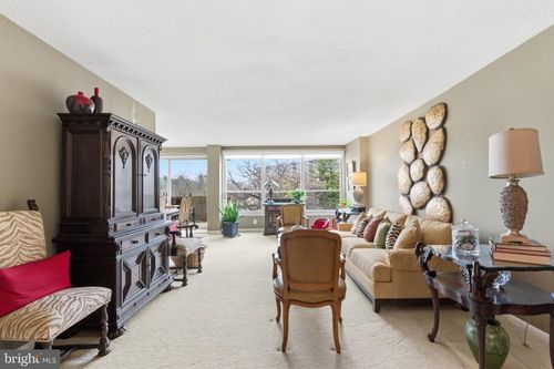 ec704-1001 City Ave, WYNNEWOOD, PA, 19096 | Card Image