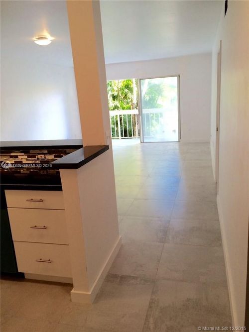 apt-210-7845 Camino Real, Miami, FL, 33143-6809 | Card Image