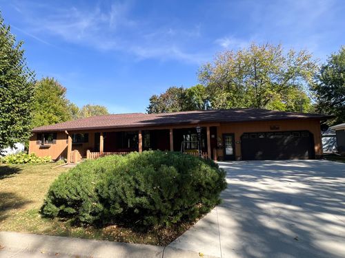 127 Elm Grove Ln, Prinsburg, MN, 56281-9765 | Card Image