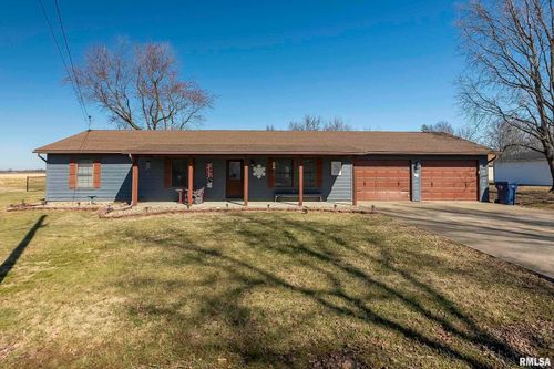 307 Kings Ave, Ewing, IL, 62836-1479 | Card Image