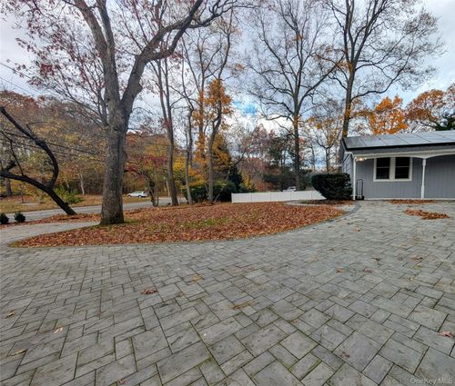 415 Pond Path, Setauket, NY, 11733-1027 | Card Image
