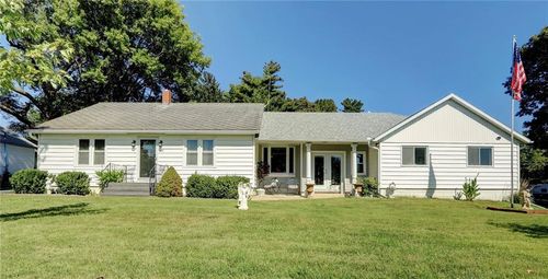 215 E Walnut St, Waverly, MO, 64096-8243 | Card Image