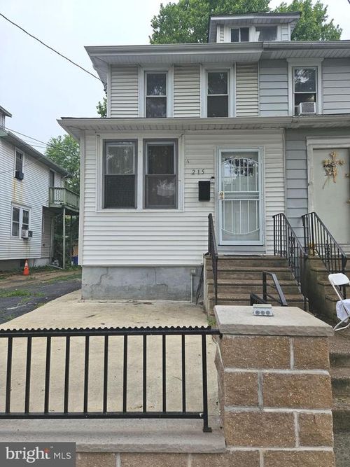 215 Chestnut Ave, Oaklyn, NJ, 08107-2103 | Card Image