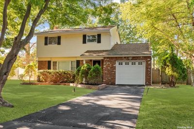 20 Gull Drive, House other with 4 bedrooms, 3 bathrooms and null parking in Hauppauge NY | Image 1