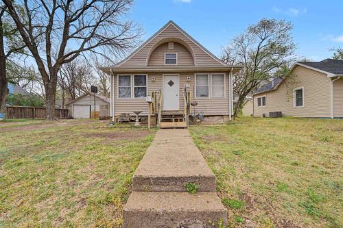 117 Cherry Ave, Minneapolis, KS, 67467-2607 | Card Image