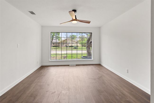 5726 Enchanted Ln, House other with 4 bedrooms, 2 bathrooms and null parking in Dallas TX | Image 18