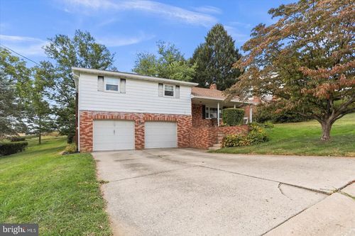 3130 Starlight Dr, YORK, PA, 17402-9238 | Card Image