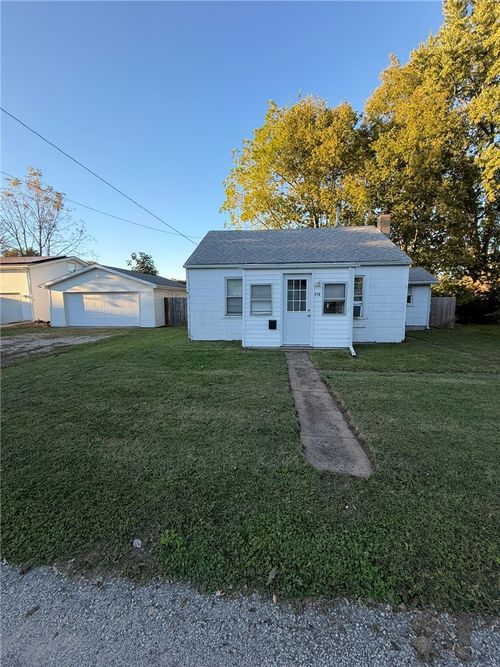 712 Rex Ln, Eaton, OH, 45320-1938 | Card Image