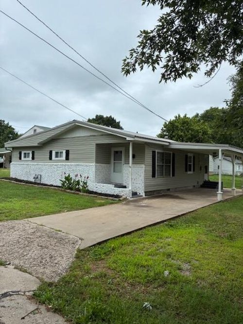 520 Myrtle St, Monett, MO, 65708-2227 | Card Image