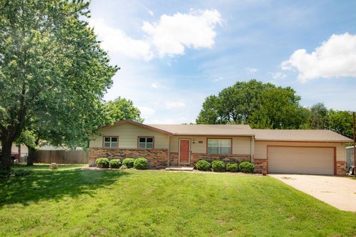 8143 S Hancock Dr, Derby, KS, 67037-7032 | Card Image
