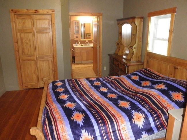 9153 Oak Ave, Home with 5 bedrooms, 3 bathrooms and null parking in Cresco IA | Image 11