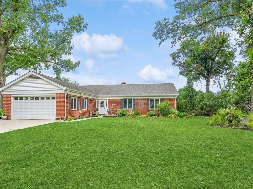13th St, Newton, IA 50208
