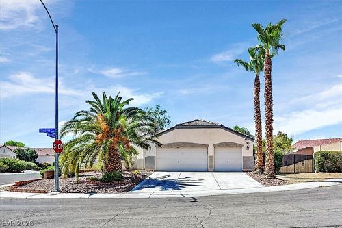 5840 Coconut Creek St, North Las Vegas, NV, 89031-3868 | Card Image